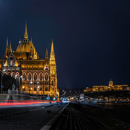 02,SE135,DP,Hungarian_Parliament_and_Buda_Castle.jpg
