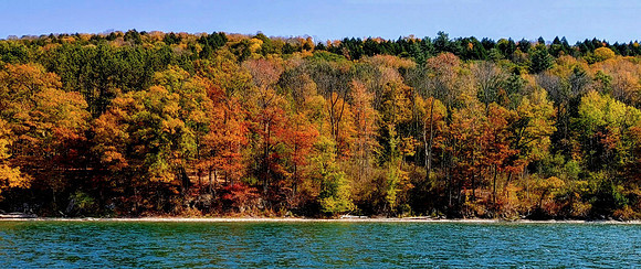 02,SE017,DP,Autumn_in_Lake_Otsego.jpg