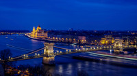 02,SE135,DP,Chain_Bridge_and_Hungarian_Parliament.jpg