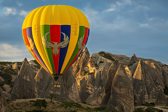 02,SE135,DP,Fairy_Chimneys_and_Balloon.jpg