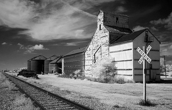 HM, Steve Paulson, "Railside Elevator"